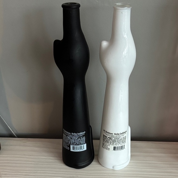 Black‎ and White Cat-Shaped Rheinhessen Bottles - Picture 3 of 8